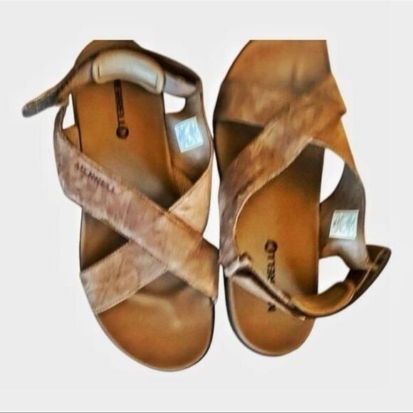 EUC Merrill Around Town Tan Cross-Strap Sandals Size 11 - Picture 3 of 6